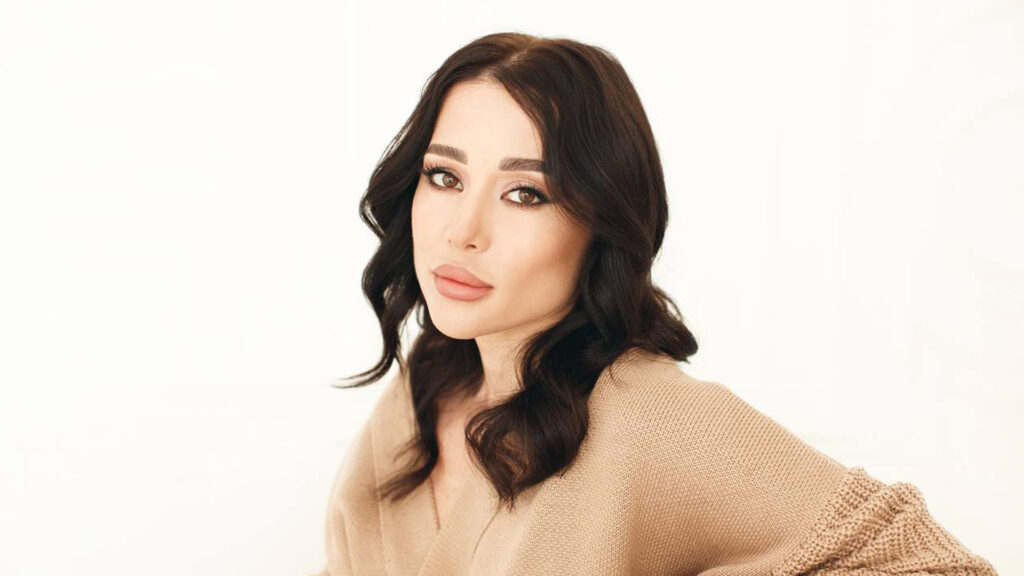 Співачка YAROMIYA заспівала для військових на передовій