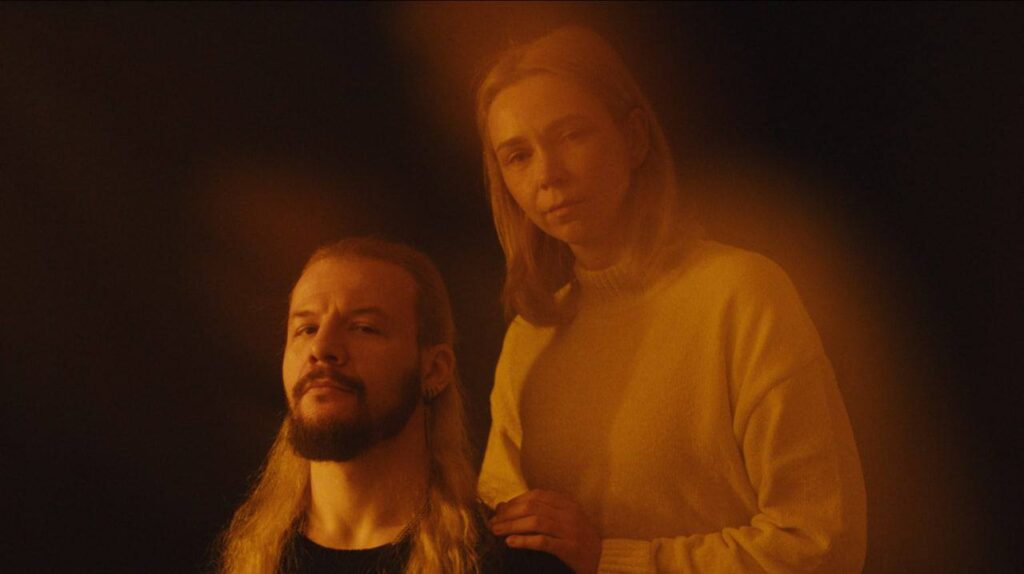 Співачка DARA презентує відео про силу світла і життя