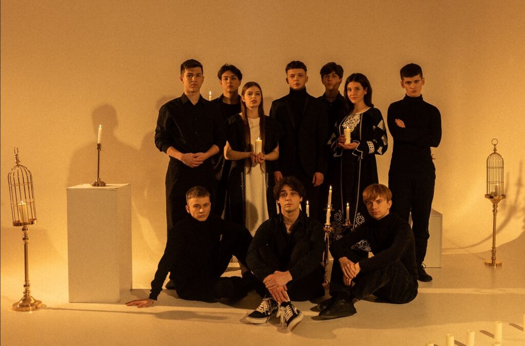 Лазановський разом з Анастасією Марків та гуртом 7TEENS створили нову версію колядки Сумний Святий Вечір