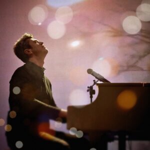 Стоматолога-волонтера з Маріуполя Тимофія Єрмолаєва нагородили Подякою міжнародного благодійного проєкту "Charity 100лиця" 2023