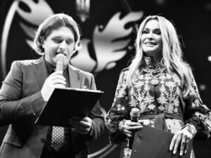 Стоматолога-волонтера з Маріуполя Тимофія Єрмолаєва нагородили Подякою міжнародного благодійного проєкту "Charity 100лиця" 2023