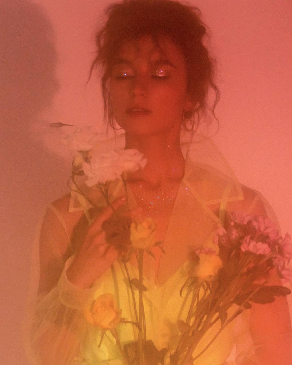 Eliza Lir презентує відео-гру тіней про силу вітру