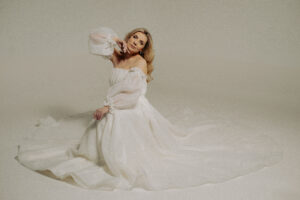 Пісня для першого танцю молодят: Крістіна Присяжнюк презентувала романтичний трек «Зорепадом»