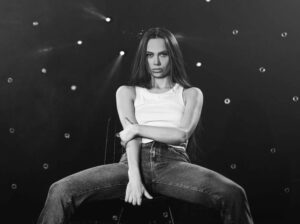 Співачка YAROSA BURNOS презентує нову мотиваційну пісню Redemption