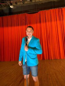 Підбадьорюючий трек «Гопача» від шоумена Дяді Жори