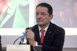 “Президент звільнив людину, яка не цікавилась, що відбувається на передовій та в госпіталях України»,- Сергій Сошинський про звільнення командувачки Медичних сил ЗСУ