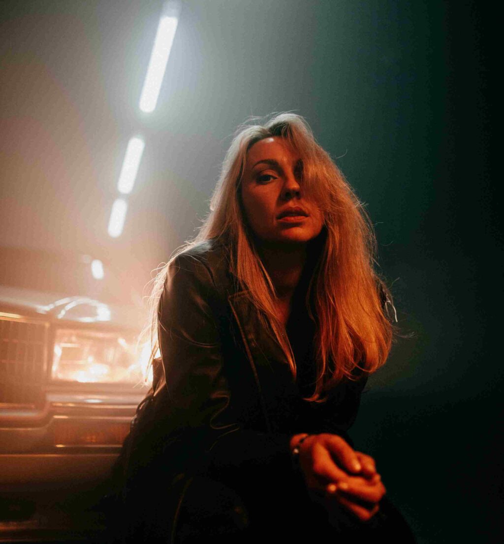 Novyi synhl vid spivachky Tatysha «Movchy»