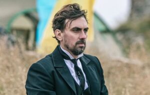 Актор Олексій Глатковський проведе мистецький перформанс, кошти з якого передасть на операції зі збереження кінцівок у захисників