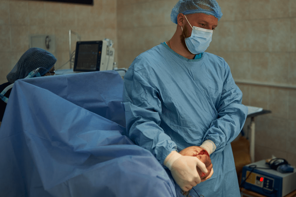 “Ногу ледь не відірвало, дуже переживав, що її ампутують”, - постраждалий з Миколаївщини Сергій Сенів