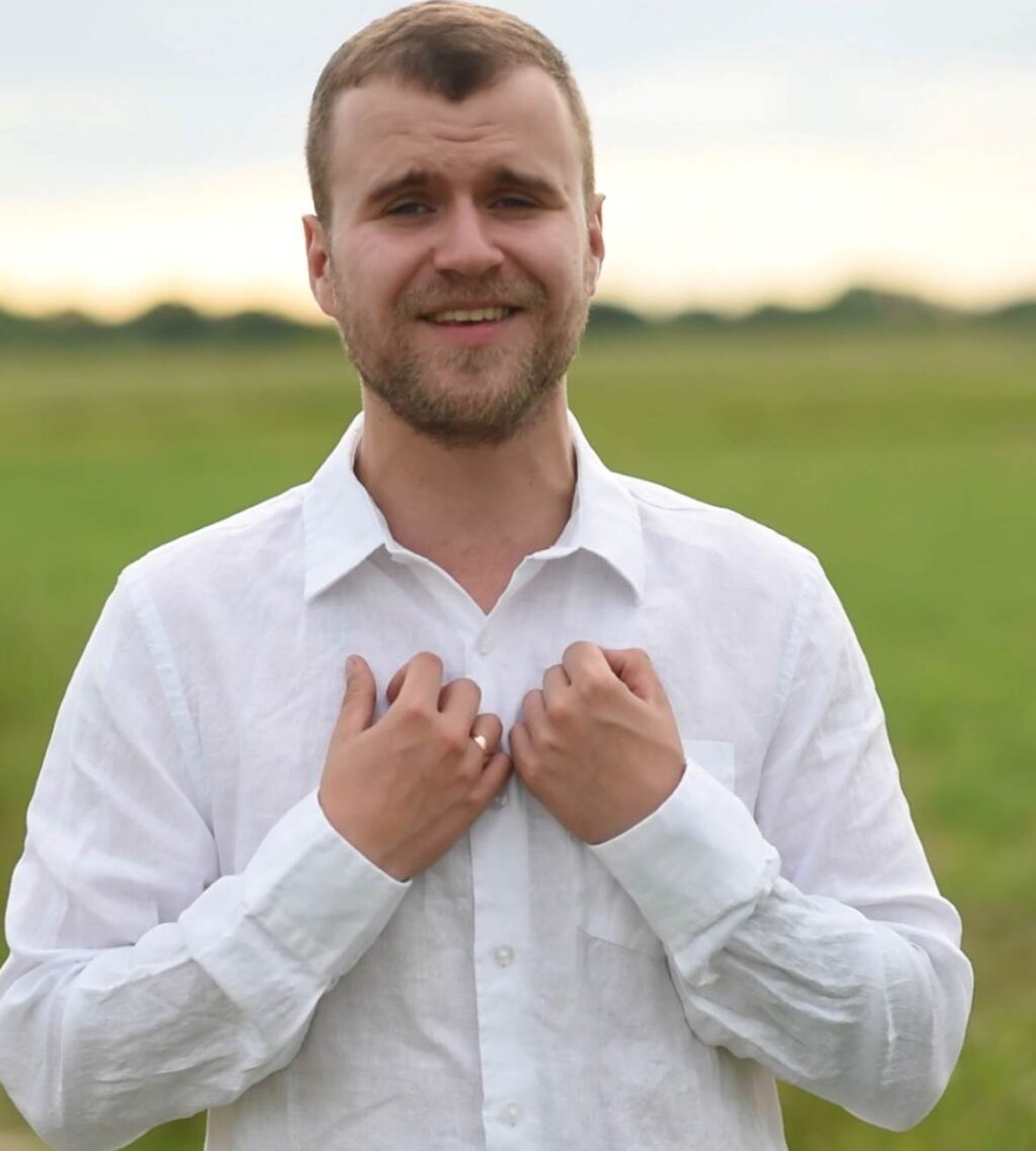 Український співак Влад Гнатовський запрем’єрив трек “Балада” про справжнє кохання