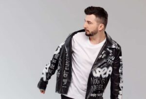 Відомий шоумент та співак Сергій Костецький запрем’єрив трек-сповідь про історію кохання