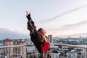 TAYNA презентує пісню для тих, хто не здається в коханні