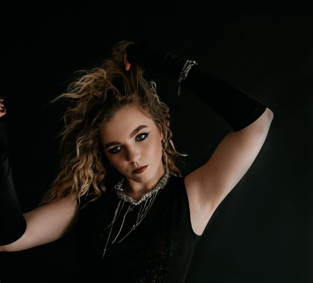 YALLA — «Останній онлайн»: хіт про конкретну мить розставання двох люблячих сердець