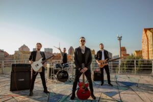 Переосмислення особистості транслює у своєму новому альбомі INTUI