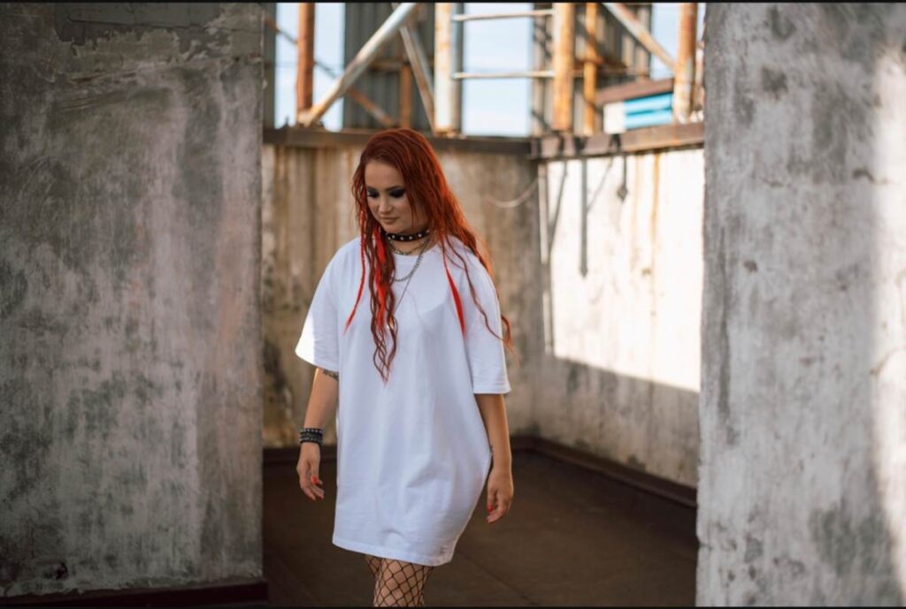 Кохання до дівчини і підтримка ЛГБТ спільноти у новій роботі співачки Vic Tory «Тату»