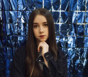 "All About You": нова пісня VLADA K про тепло спогадів і силу близьких стосунків