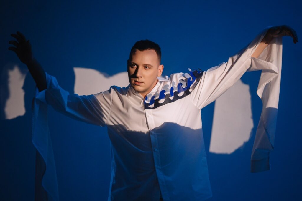 ONƎ MORE презентує новий сингл «Хвилі не хвилюють» - трек про внутрішню силу та здатність йти своїм шляхом, незважаючи на зовнішній тиск