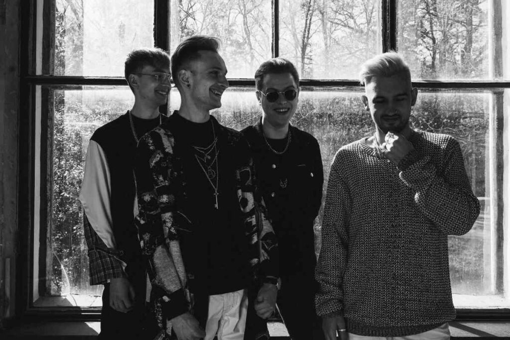 Гурт Amberwhale випускають трек "Come at Me" - заклик боротьби українців за свою ідентичність