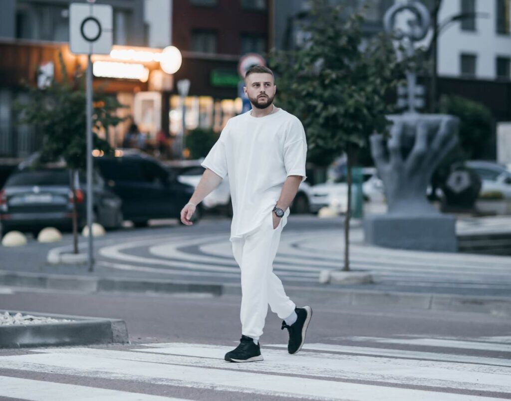 Динамічна прем’єра відMoNaKiss – драйвів трек «PIT-STOP»