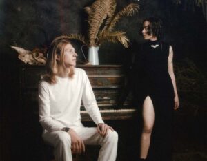 Нова пісня від PulseSiren: готика, радикальні емоції та складні почуття в «Чашці на столі», що залишають слід у душі