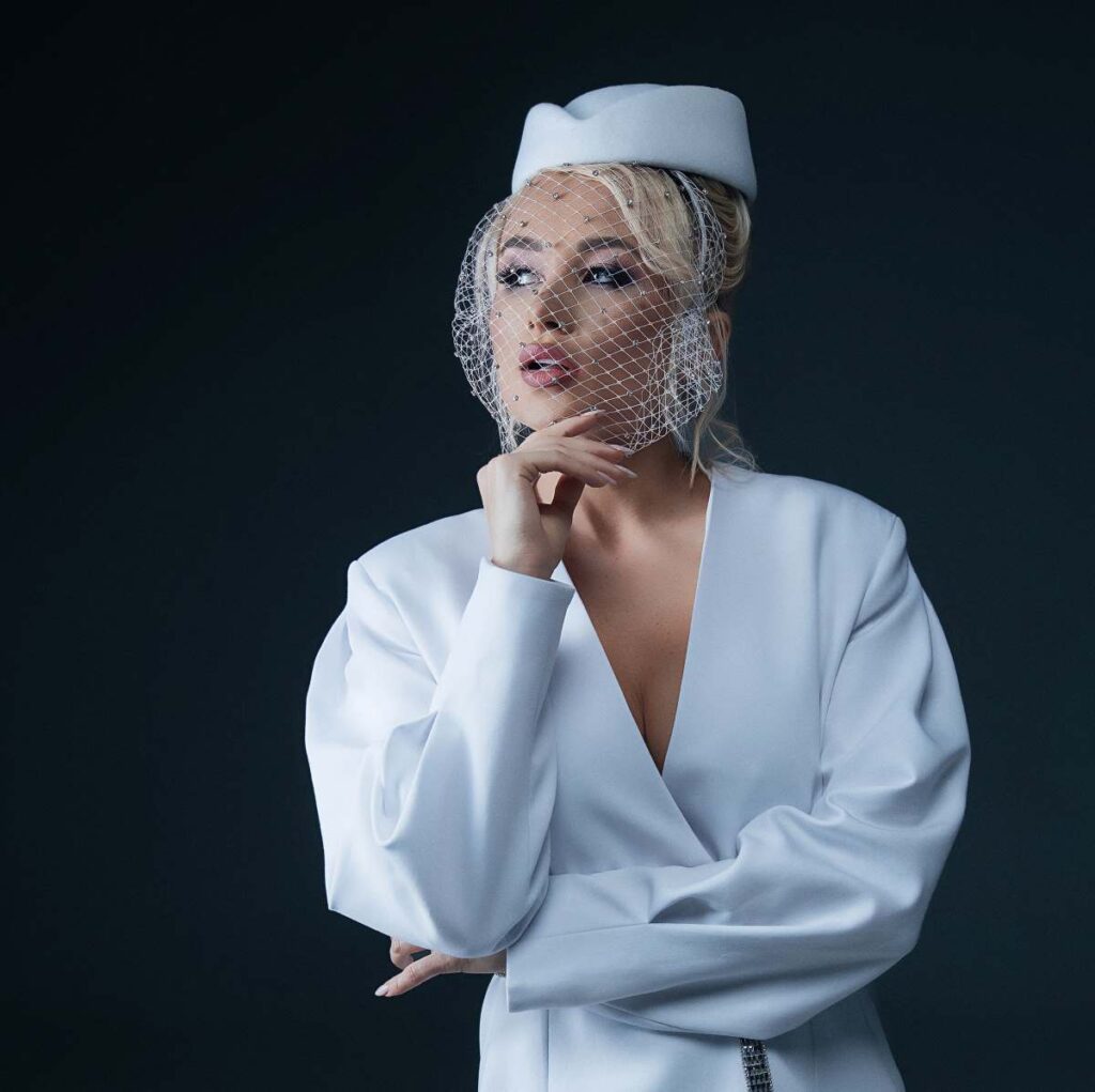 Angela — «Скандал»: екранізація історії, в якій була кожна жінка