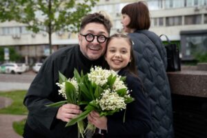 дівчинка-рекодсменка Кіра Касинець презентує дебютну пісню