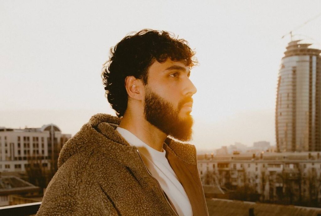 ASHYK відкриває нову сторінку своєї загадкової історії: прем'єра треку «Невідома»