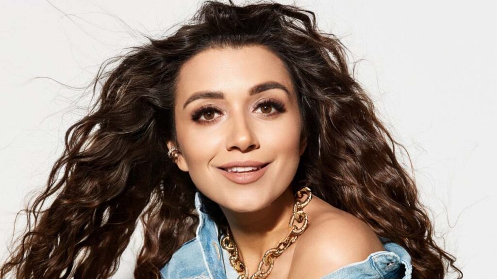 Після хіта «Таксі» співачка Liya Li повертається з новим синглом «Kyiv»