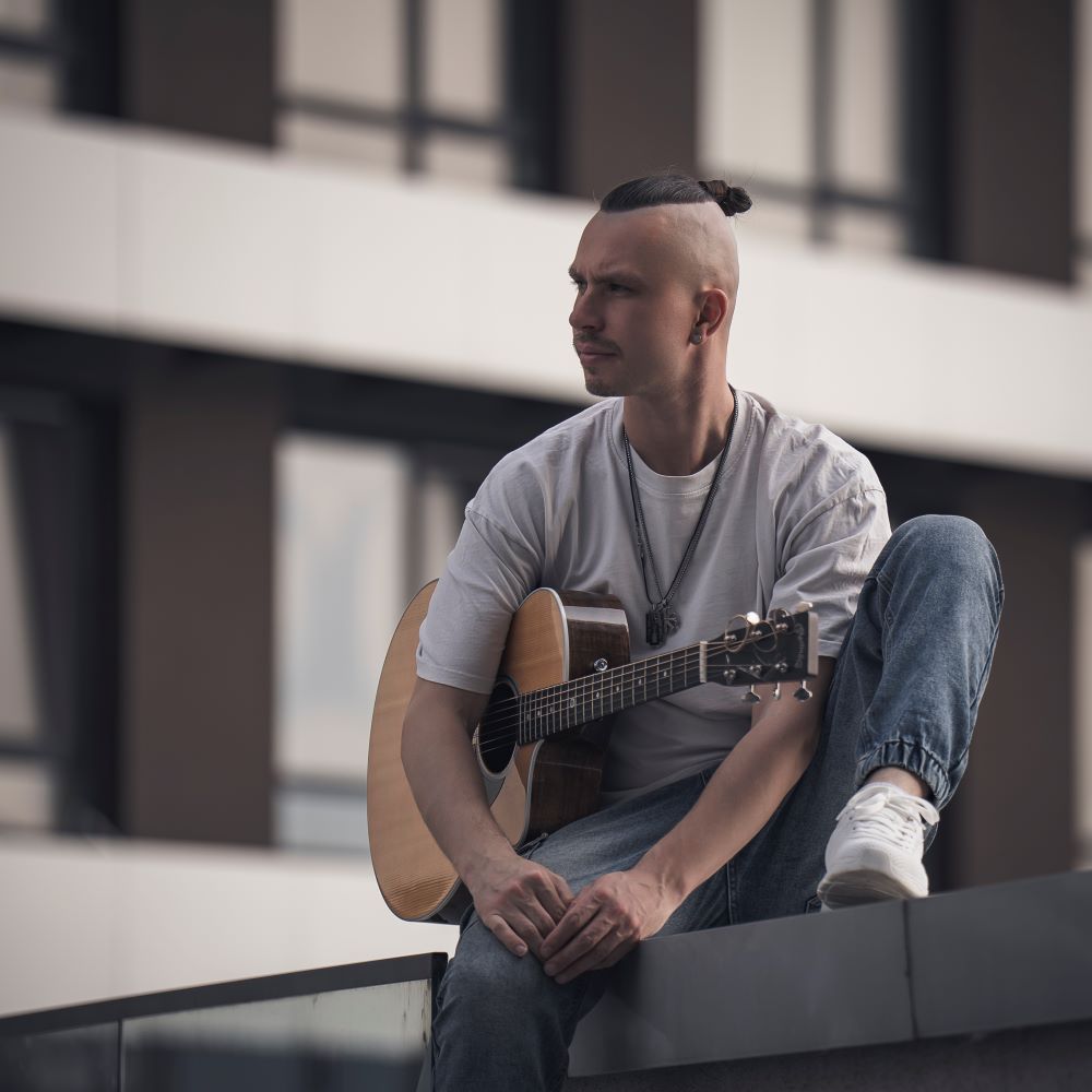 Український музикант SHYMAN презентує свій новий трек «ПЛАКАЛА»