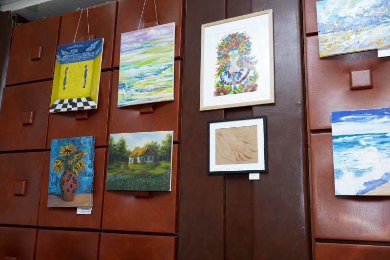 Київська бібліотека імені Івана Франка стала простором міжнародної арт-співпраці України та Азербайджану - культурний вернісаж “Калейдоскоп кольорів”