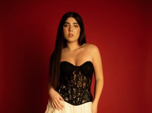 Гімн незламності та пам’яті роду: IMARY випускає емоційний сингл “Who Am I”