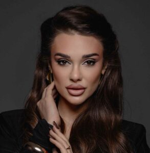 «Розкішна» — дебютний сингл ALINA FEELS про внутрішню силу, самоповагу і вибір жити життя на повну