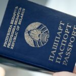Білорусь: чоловікам до 27 років знадобиться довідка з військкомату для отримання паспорта