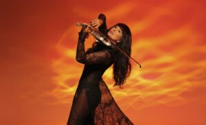 Ассія Ахат повертається на українську сцену з піснею «ALLO»