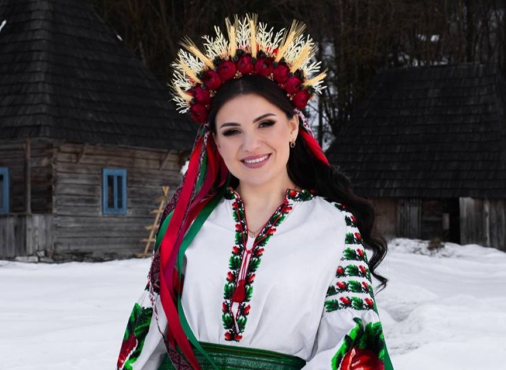 Фронтвумен Imperia Band Євгенія Хланта презентувала чуттєву прем’єру «Ромашки»: пісню, що торкається серця з перших нот