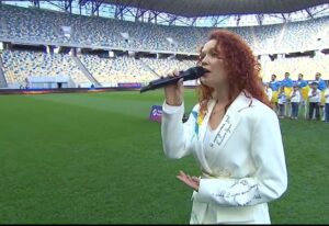 Співачка YAGODA виконала Гімн України на матчі УПЛ на «Арені Львів»