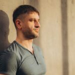 Співак SLŸCH випустив новий сингл «Мета» про силу підніматися після падінь