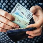 Курс долара в Україні сьогодні: скільки коштує валюта в обмінниках та банках 13 червня