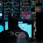 Ціни на нафту падають на тлі паузи в атаках на Близькому Сході